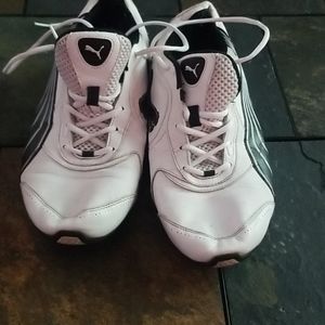 Size 10 pumas